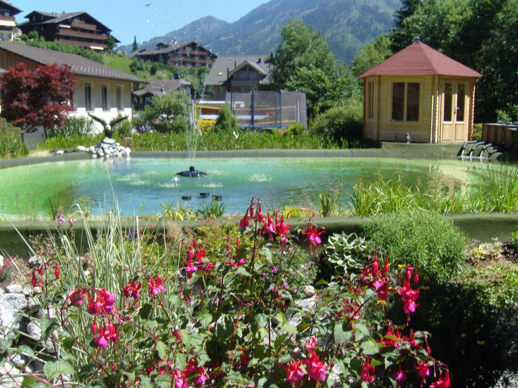 Vista Resort Hostel Zweisimmen Extérieur photo